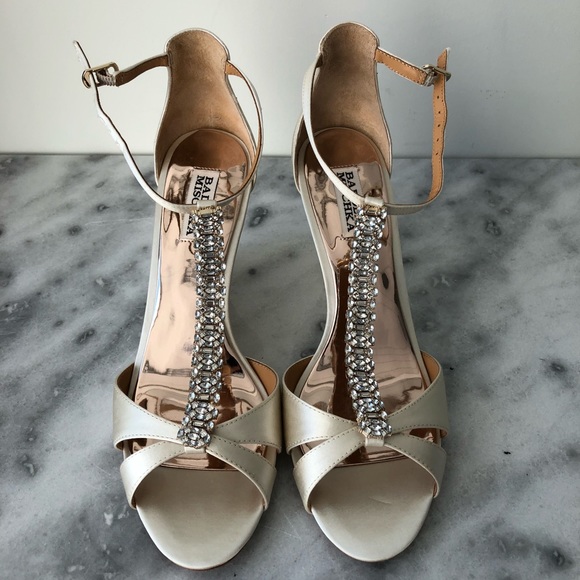 Badgley Mischka Women’s Romance Wedge Sandal - Picture 1 of 8